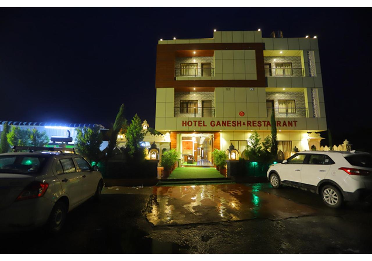 Hotel Raha Udaipur Esterno foto