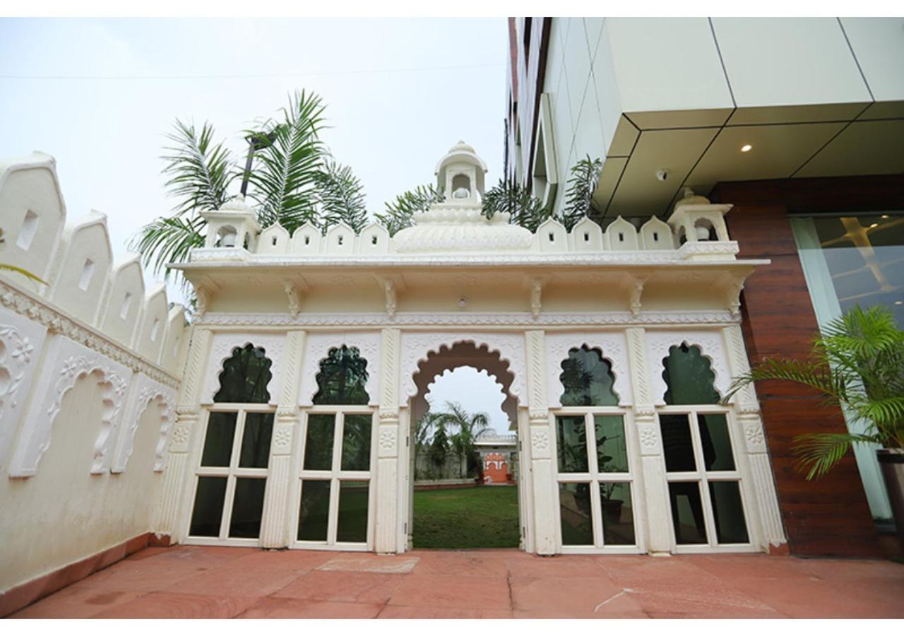Hotel Raha Udaipur Esterno foto