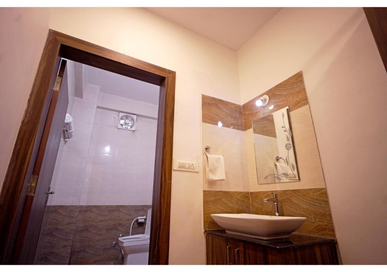 Hotel Raha Udaipur Esterno foto